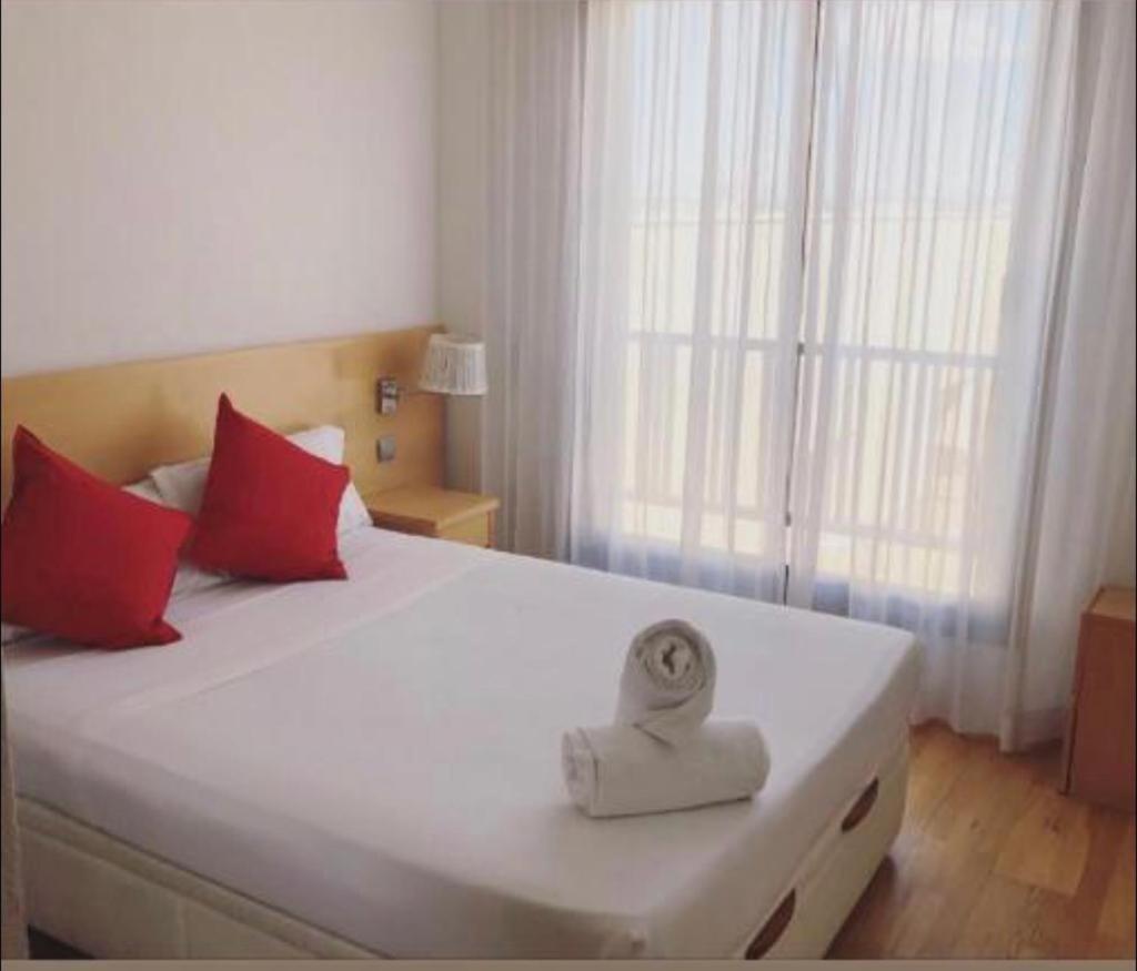 Suites Madrid Belfast 13 Ifema Airport Kültér fotó