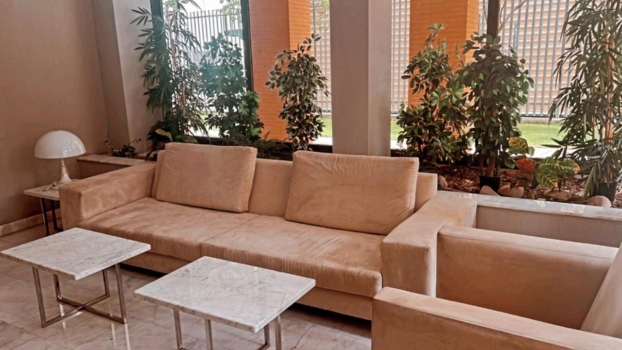 Suites Madrid Belfast 13 Ifema Airport Kültér fotó